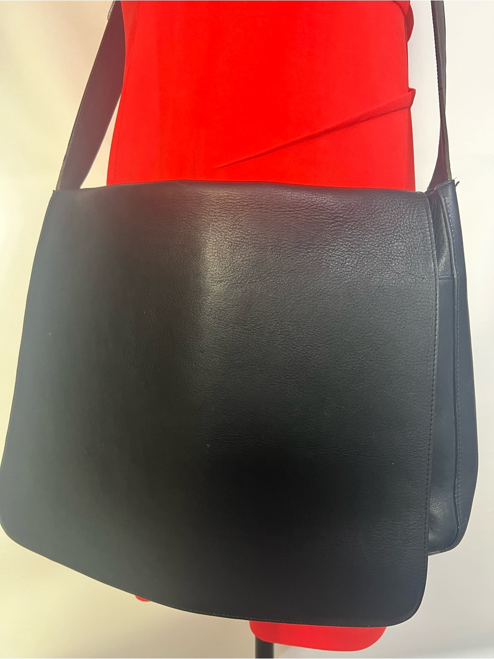 Banana Republic Black Leather Messenger Bag Y2K Fall 2002 Collection.